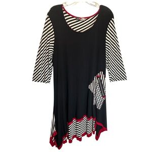 Inside Out Black & White w/ Red Trim Asymmetric Tunic 3/4 Sleeves - Extra Large